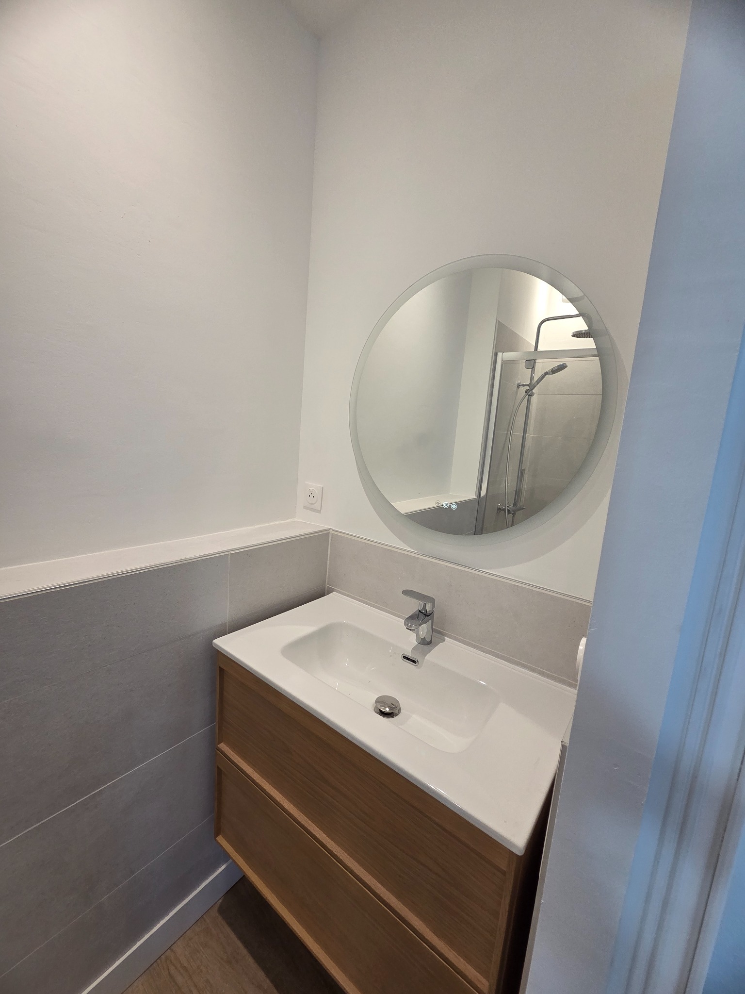 Meuble vasque et miroir rond